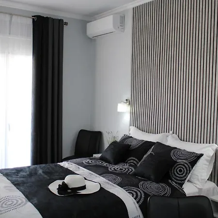 Comfy Center *