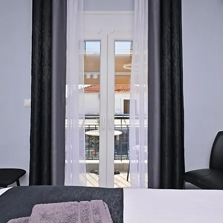 Comfy Center Apartment