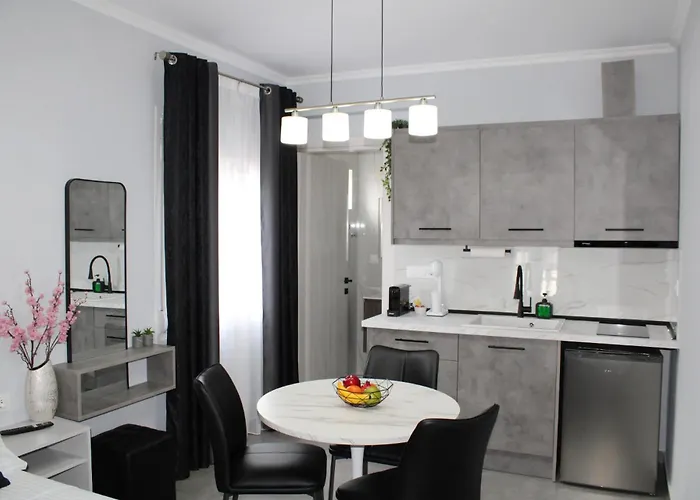 Comfy Center Nikiti (Sithonia)